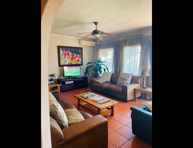 4 BEDROOM HOUSE FOR SALE IN ZWARTKOP